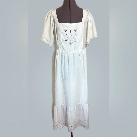 Old Navy Maxi Dress XL Embroidered Tiered Cottagecore Eyelet - Picture 1 of 16